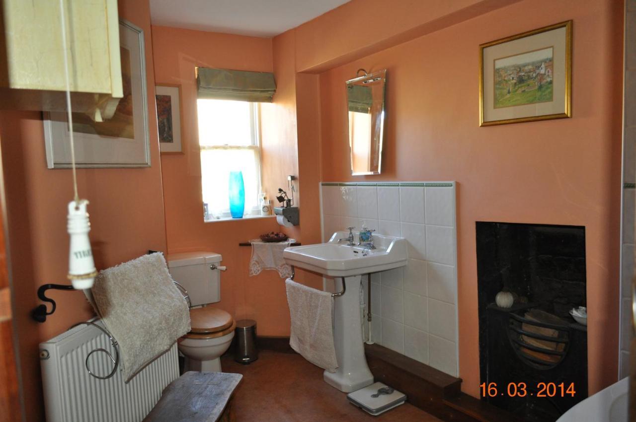 Chateau Terrace BnB Chepstow Extérieur photo