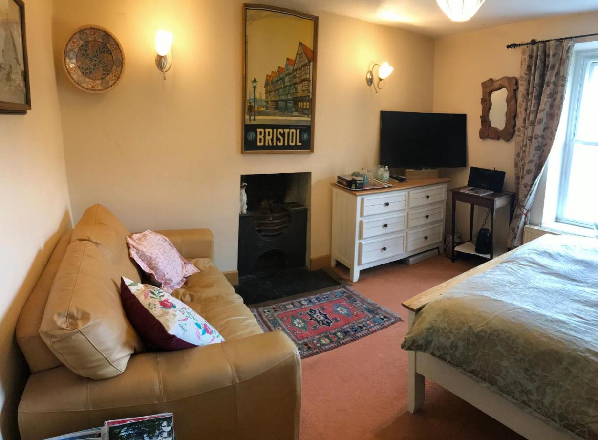 Chateau Terrace BnB Chepstow Extérieur photo